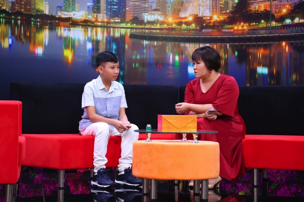 dieu con muon noi cau be 12 tuoi ton thuong tam ly khi nhieu lan thay ba me cai va