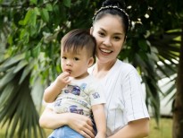 Dương Cẩm Lynh diện đồ đôi cùng con trai trên phim trường 'Nợ giang hồ'