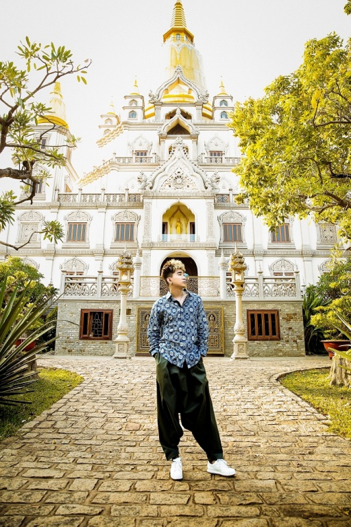 chi dan sang tac ca khuc moi up mo chuyen tinh dac biet