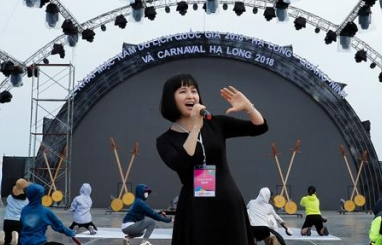 Trang Nhung hào hứng tham gia 'Lễ hội Carnaval Hạ Long 2018' trên quê hương mình