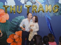Thu Trang & Tiến Luật diễn lại cảnh cầu hôn bằng bánh bao trong fanmeeting