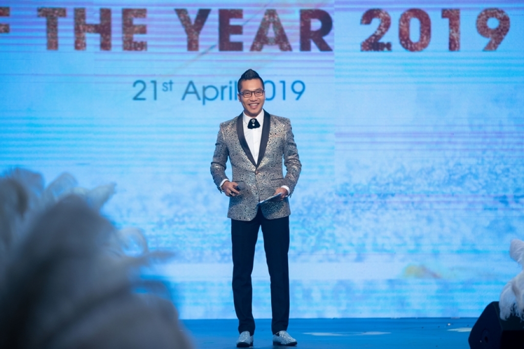 isaac noo phuoc thinh khuay dong dem trao giai top white best awards of the year 2019