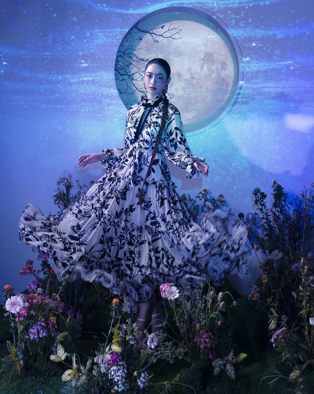 Lương Thùy Linh khoe nhan sắc trong veo sau gần 2 năm nhiệm kỳ