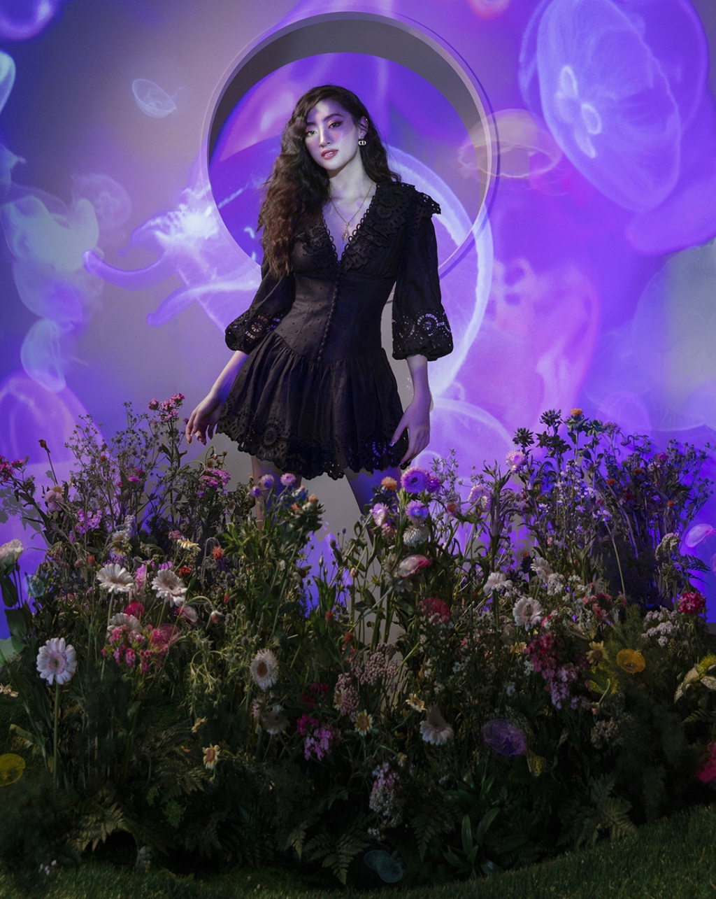 Lương Thùy Linh khoe nhan sắc trong veo sau gần 2 năm nhiệm kỳ