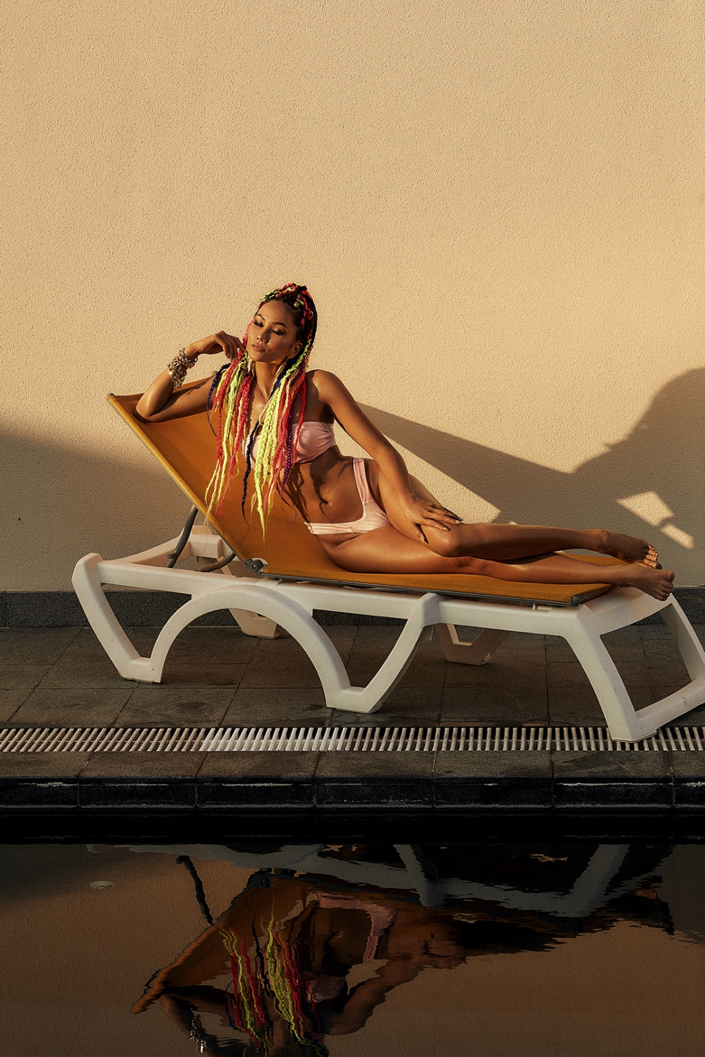 Hoa hậu H’Hen Niê khoe bikini 'bỏng mắt', thế này ai mà chịu được