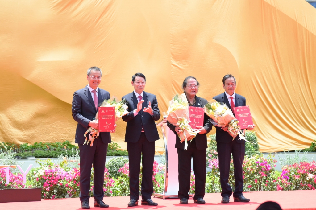 Khánh Hòa sẽ là địa điểm thường niên tổ chức Cánh diều, NSND Trà Giang gặp gỡ Thủ tướng bày tỏ trăn trở về Hãng phim truyện Việt Nam ở Nha Trang