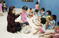 Hoa hậu áo dài Nguyễn Kim Nhung xúc động với hoàn cảnh trẻ em mồ côi