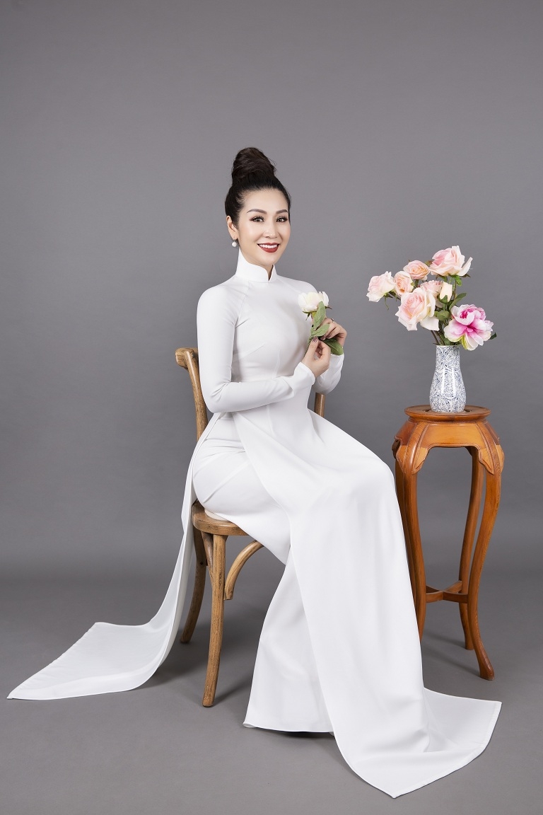 hoa hau vu loan lam duyen voi dam da hoi va ao dai truyen thong