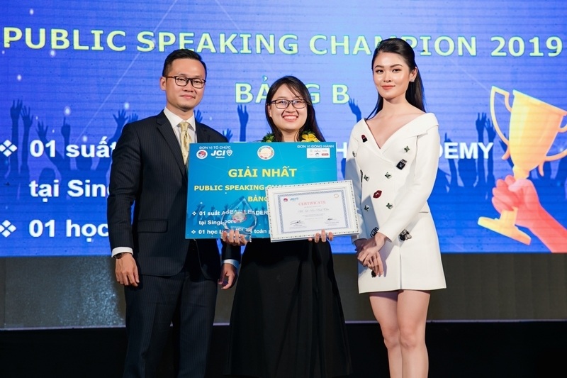 ngoc diem thuy dung tim kiem guong mat dai dien viet nam tai public speaking champion 2019