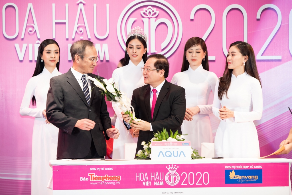 khoi dong cuoc thi hoa hau viet nam 2020 thap ky huong sac