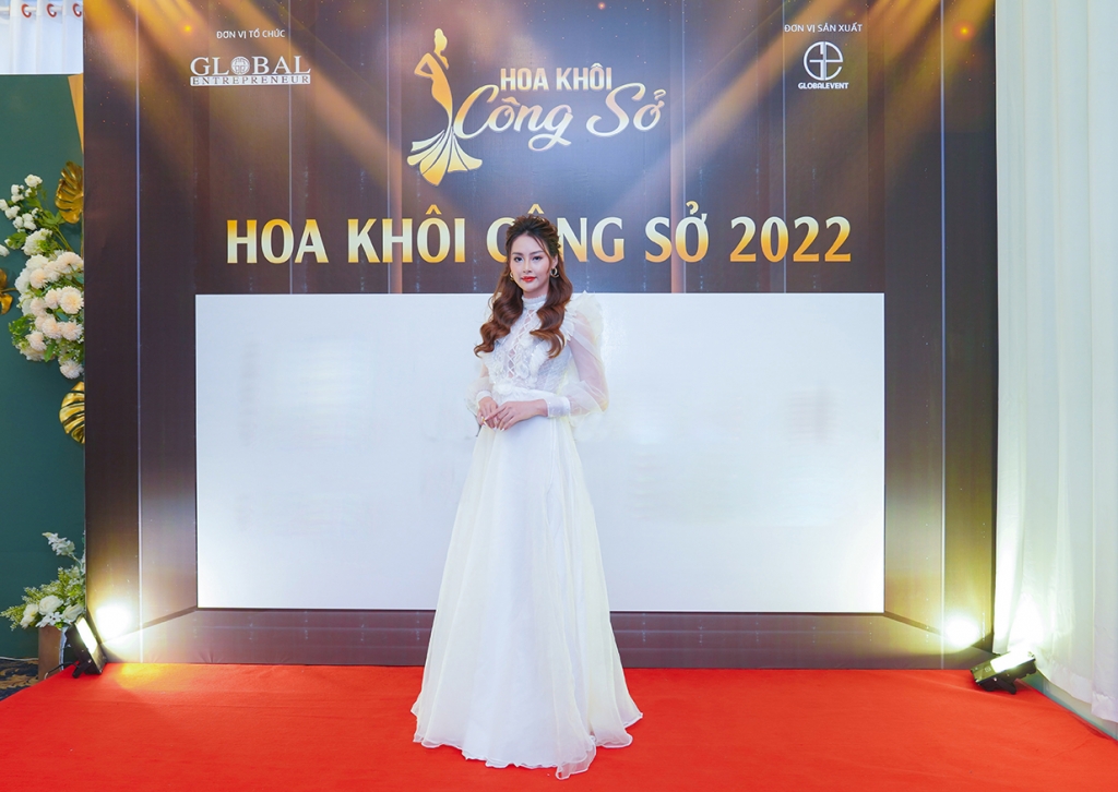 Đoàn Hồng Trang làm giám khảo 'Hoa khôi Công sở 2022'