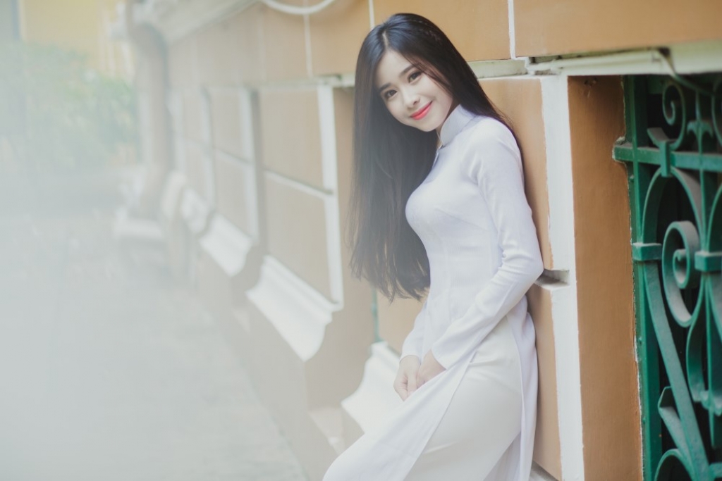 ngam miss teen phuong dung thuot tha trong ta ao dai xinh xan