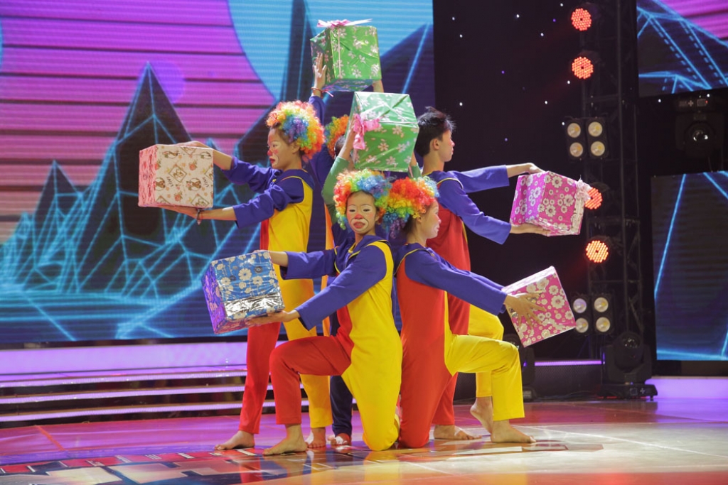 trinh dien vo nhac ve nguoi tu ky nhom lua thieng xuat sac gianh lay tam ve vao vong ban ket