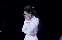 Hoa hậu Châu Ngọc Bích bật khóc trên sóng truyền hình khi nói về con gái 17 tuổi