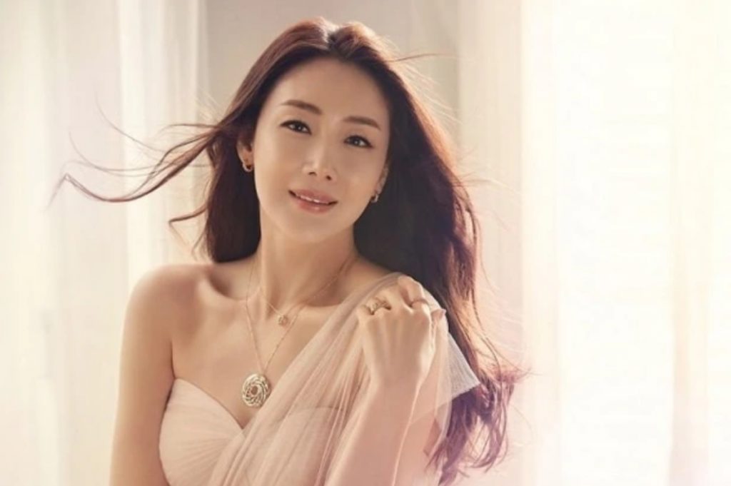 Choi Ji Woo bị nghi là nữ diễn viên trong vụ việc...