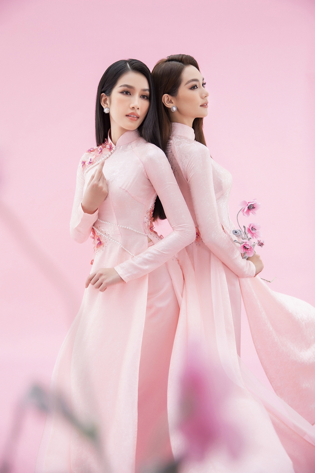 Màn đọ sắc cực ngọt của Á hậu Phương Anh cùng Miss International - Hoa hậu Quốc tế 2019 trong bộ ảnh mới