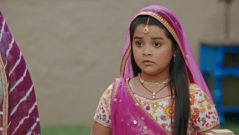 Shreya Patel trong vai cô dâu Anandi lúc nhỏ