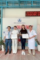 Thùy Tiên cùng bà Phạm Kim Dung làm 'Những điều nhỏ xíu': Ủng hộ 200 triệu đồng tiền viện phí cho bệnh nhân