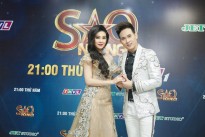 NSƯT Quế Trân lần đầu diện váy xẻ ngực khoe vòng một đầy đặn làm MC 'Sao nối ngôi'