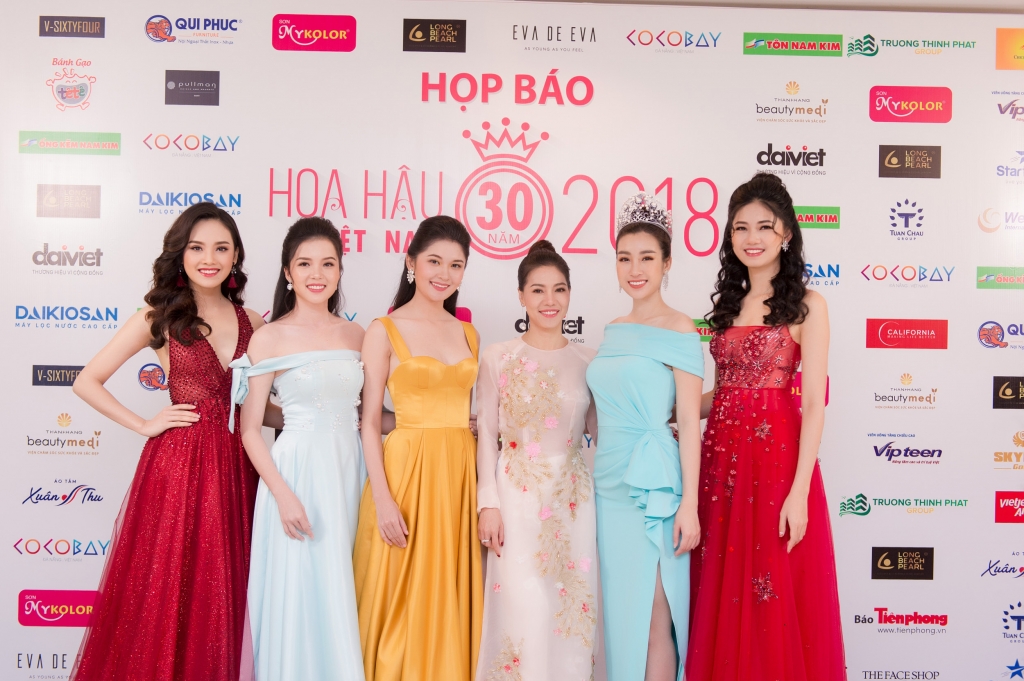 he lo top 40 thi sinh chung khao phia bac hoa hau viet nam 2018