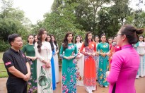 38 thí sinh chung khảo phía Bắc 'Hoa hậu Việt Nam 2018' về thăm làng Sen, lắng nghe điệu hò ví dặm