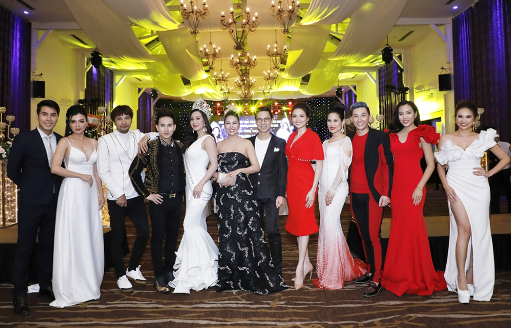 Dàn sao Việt hội ngộ trong tiệc mừng chiến thắng của tân Hoa hậu doanh nhân người Việt liên lục địa 2018 Vũ Thị Loan