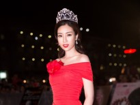 Diện đầm đỏ yêu kiều, Hoa hậu Đỗ Mỹ Linh nổi bật giữa dàn người đẹp tại đêm chung khảo phía Bắc 'Hoa hậu Việt Nam 2018'