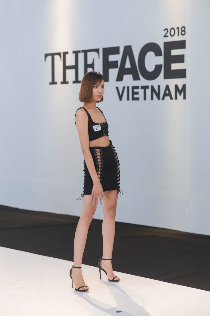 the face vietnam 2018 thanh hang chi trich thi sinh co thai do khong dung muc