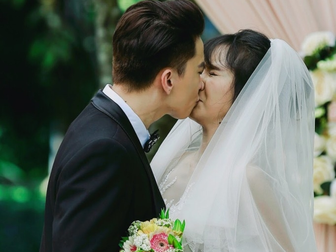 S.T Sơn Thạch cảm thấy tội lỗi khi cướp đi nụ hôn đầu đời của Jang Mi