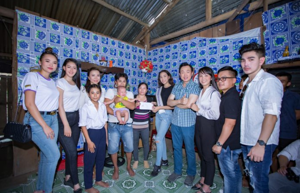 Đoàn thiện nguyện 'Hoa hậu người Việt liên lục địa 2018' về với xã nghèo Diên Xuân, Khánh Hòa