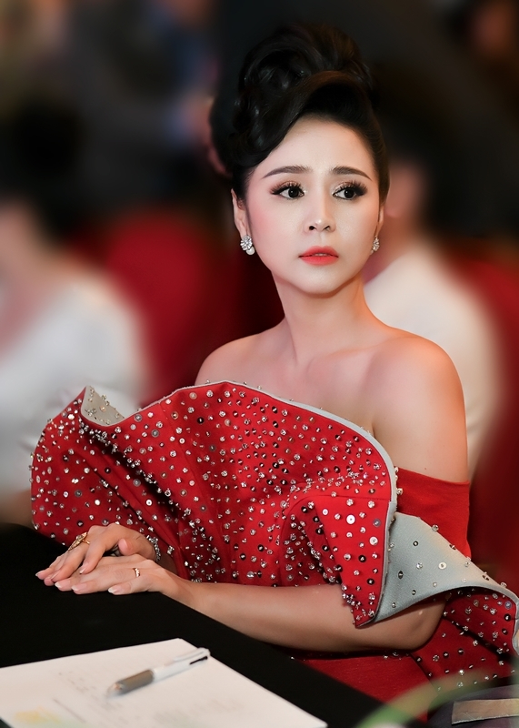 hanh trinh hoan thien va toa sang tai han quoc cua queen of beauty world 2019
