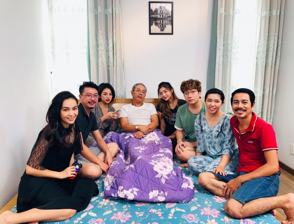 my ngoc bolero gay an tuong voi vai dien trong gia dinh showbiz