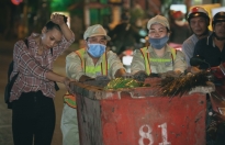 Thí sinh 'Miss World Việt Nam' làm công nhân vệ sinh