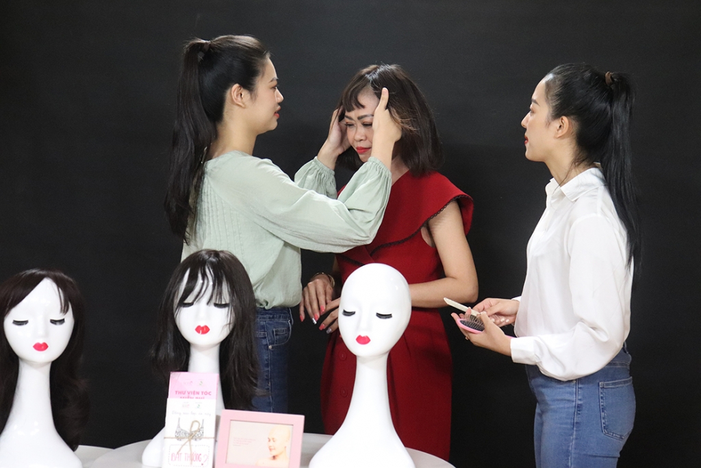 Người đẹp nhân ái – Thí sinh 'Miss World Vietnam 2022' cắt phăng mái tóc, ủng hộ bệnh nhân ung thư vú
