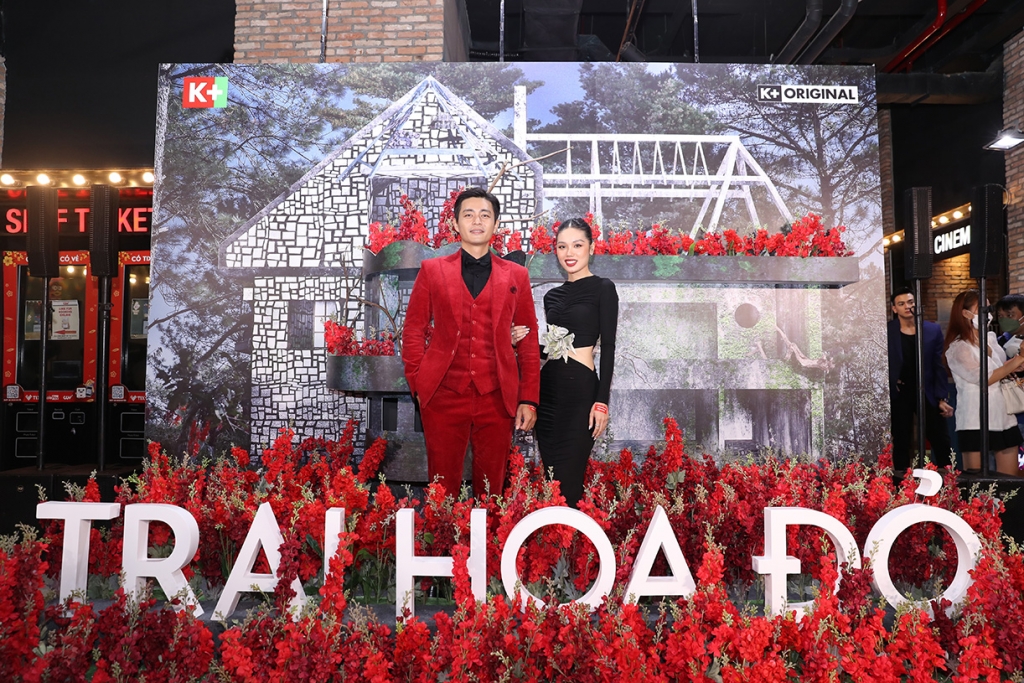 Dàn sao Việt đổ bộ thảm đỏ công chiếu sớm truyền hình triệu đô 'Trại hoa đỏ'