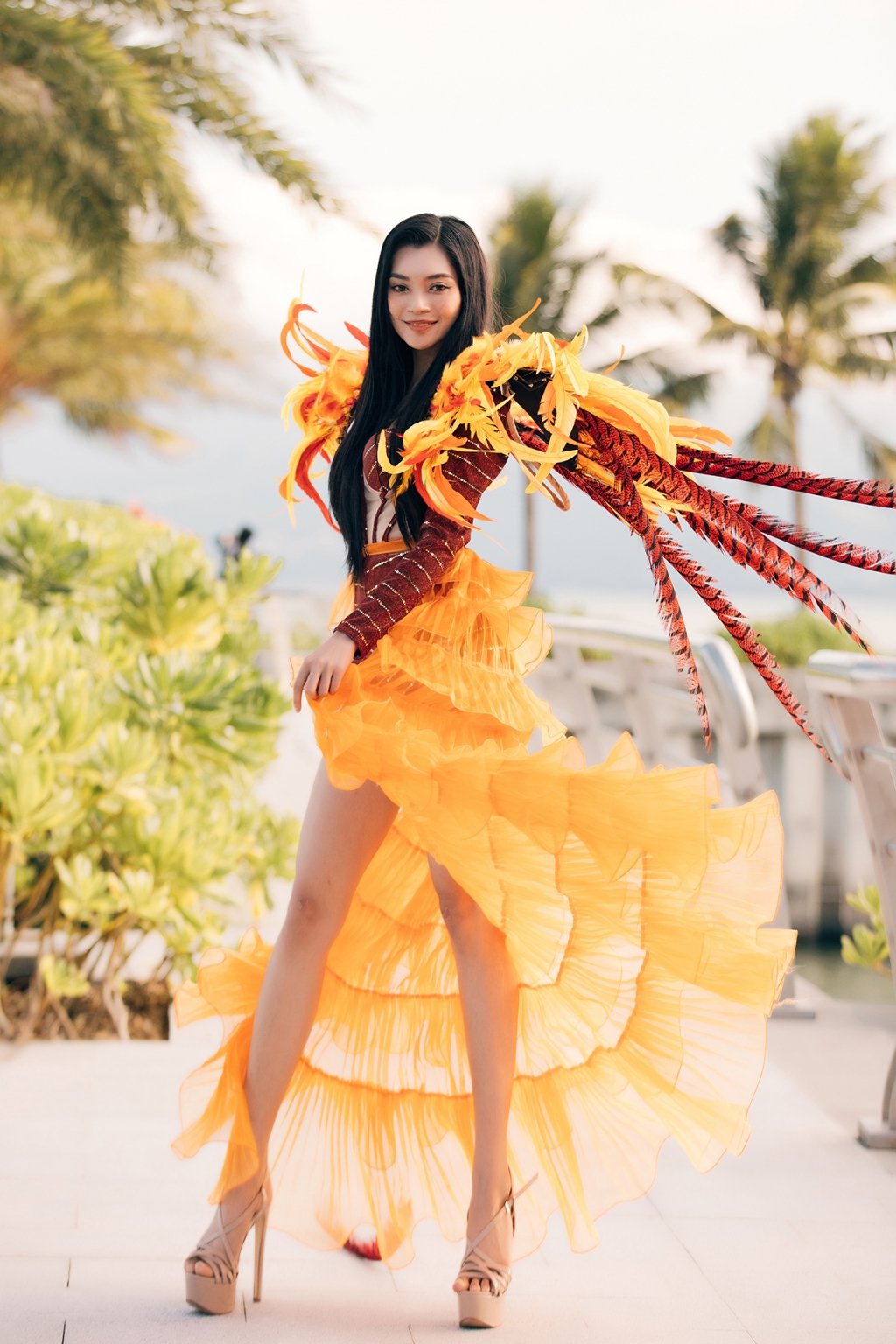 'Miss World Vietnam' khai màn mùa lễ hội với hoạt động diễu hành đường phố