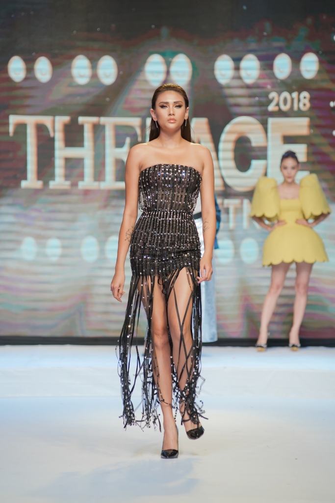 bo ba thanh hang minh hang vo hoang yen do catwalk trong hop bao the face vietnam 2018