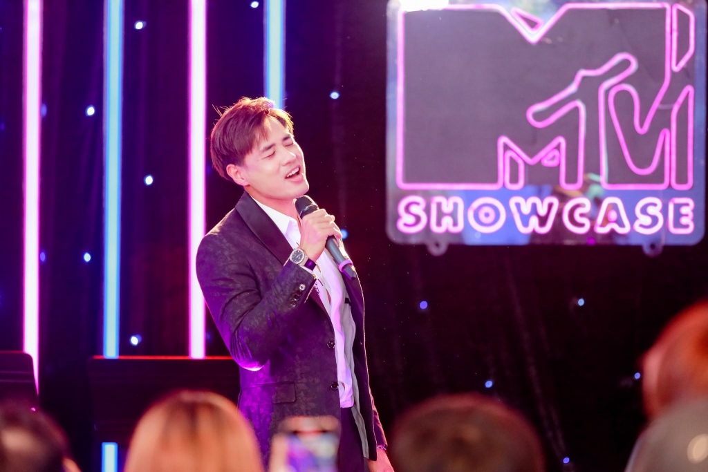 Khải Đăng ‘mở bát’ MTV Showcase tháng 8 với màn trình diễn live loạt hit mới đầy cảm xúc