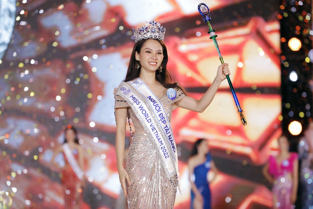 Huỳnh Nguyễn Mai Phương đăng quang 'Hoa hậu Thế giới Việt Nam 2022'