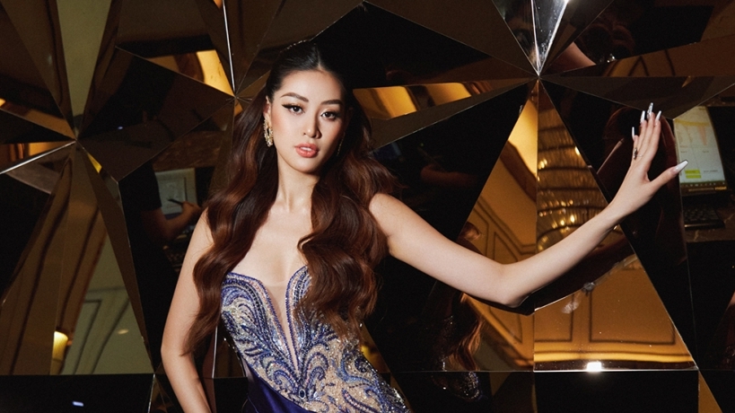 Hoa hậu Khánh Vân diện đầm xanh quyến rũ khoe dáng nuột nà tại sự kiện