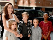 Các nhóc tỳ nhà Angelina Jolie tự tin trên thảm đỏ liên hoan phim Toronto