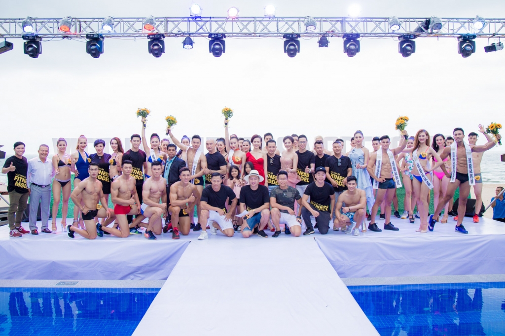 binh minh lien tiep trao nhung loi co canh cho thi sinh vietnam fitness model 2017