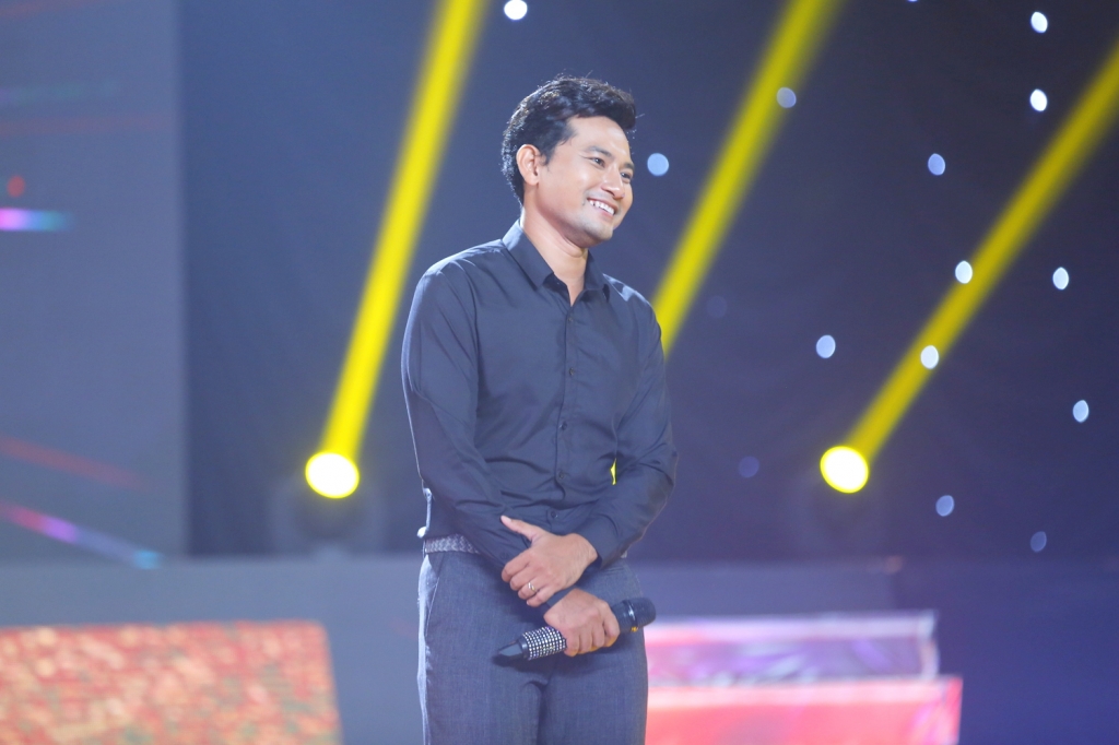 mc quoc binh tam chia tay tinh bolero