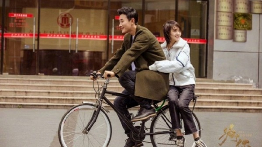 khong phai la duong duong bay gio trinh sang ngoi sau xe cua la tan roi