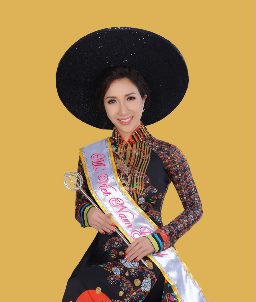 kelly ngo di thi hoa hau vi chong khuyen khich