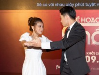 Hoàng Yến Chibi và Quang Đăng tình tứ nhảy vũ điệu Tango trên nền nhạc ‘Cánh hồng phai’
