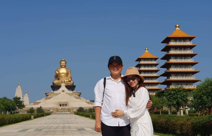 Vợ chồng Võ Thanh Hòa - Bảo Ngọc trốn con nhỏ đi khám phá Đài Loan