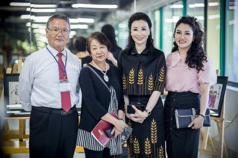 hoa hau xuan huong hoa nang tho khi dien trang phuc yukata nhat ban