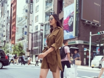 Street style cực chất  của Hoa hậu Tiểu Vy giữa đường phố Nhật Bản