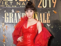 Á hậu Hoàng Hạnh lộng lẫy như nữ hoàng trên thảm đỏ 'Mister Vietnam 2019'